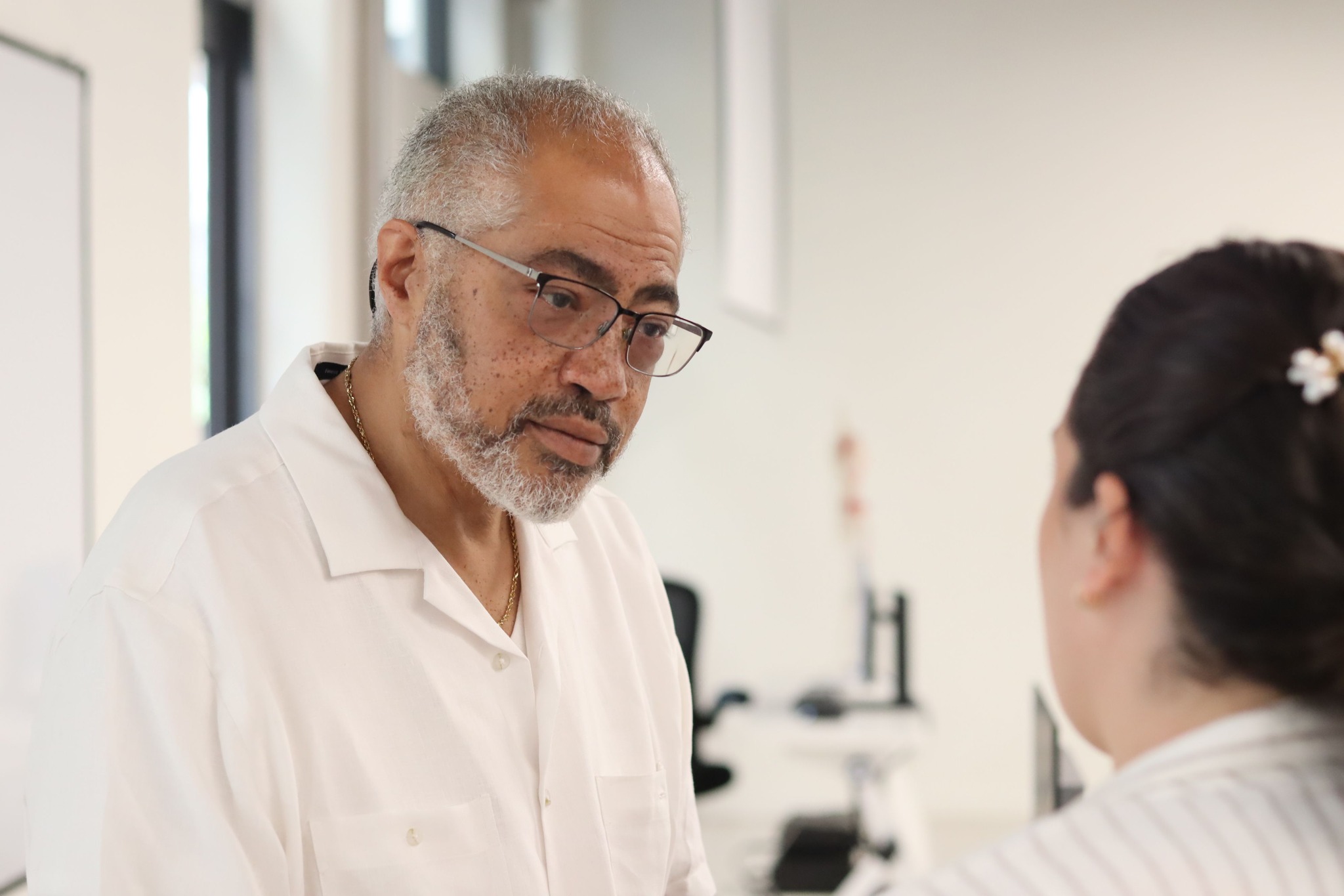 World-Renowned Urologist and Researcher Dr. Arthur L. “Bud” Burnett II Visits SJSM